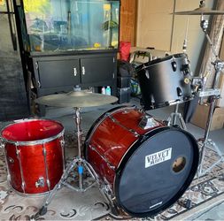 Tama jelly Bean 4 piece drum set.