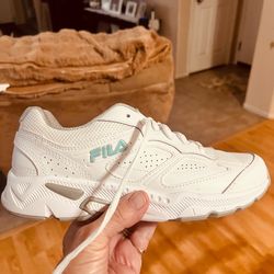 Fila size 7 barely worn