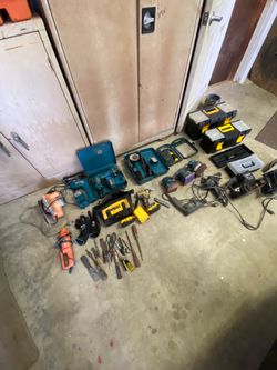 Power tools $150 cash Upland dewalt 20v impact 2 batteries 2  B& D drills 2 Makita palm sanders grinder belt sander router 3 tool boxes 9.6 makita dri