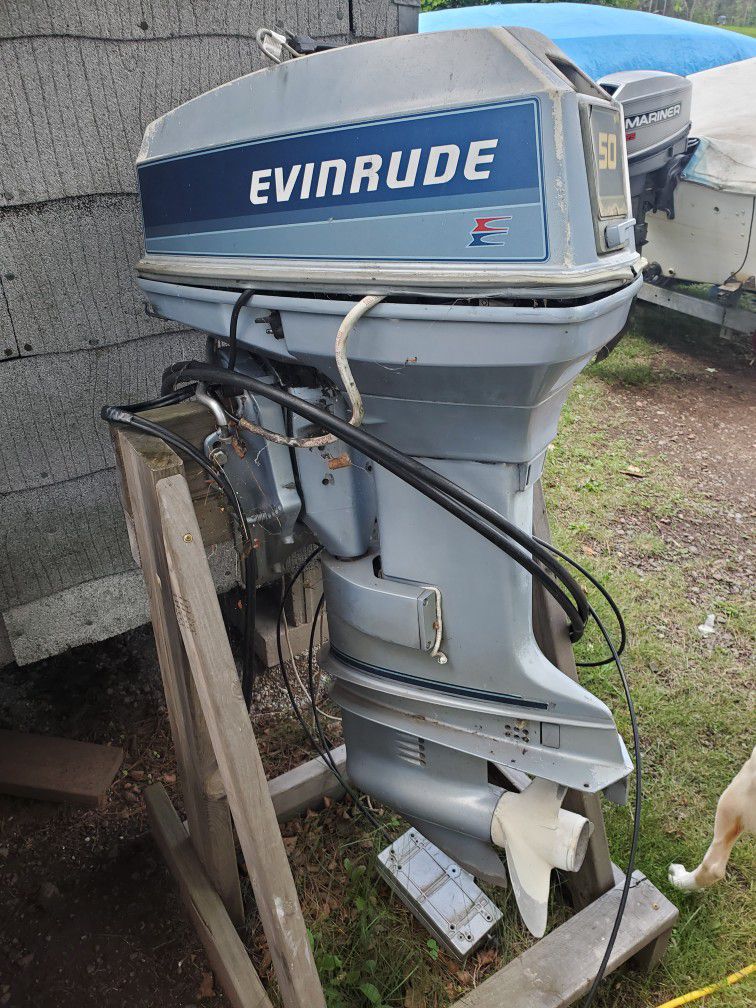 1985 Evinrude 50 HP Outboard Boat Motor