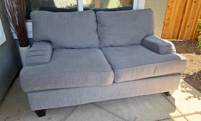 Good Condition - Deep-cushioned Love Seat (Medium/Dark Grey)