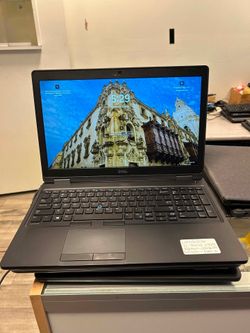 Dell latitude 5580  15-inch laptop computer I7-7820. @ 2.90GHZ 8GB RAM- 256GB SSD Win 11 pro. Nothing wrong with No trades. Pick up only