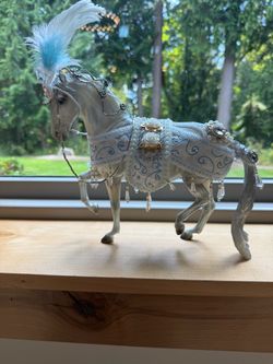 Breyer Celestine 2018 Holdiay Horse - retired