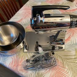 Antique Chrome Metal Sunbeam Mixmaster With Attachments And Set Of Stainless Bowls. This Is A Beautiful Midcentury Appliance Countertop Mixer. $65.00 