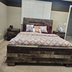 QUEEN Bed With End Tables