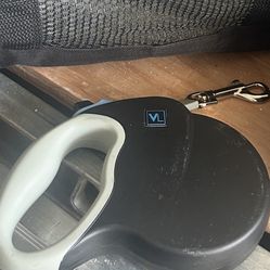 VL button operated dog leash