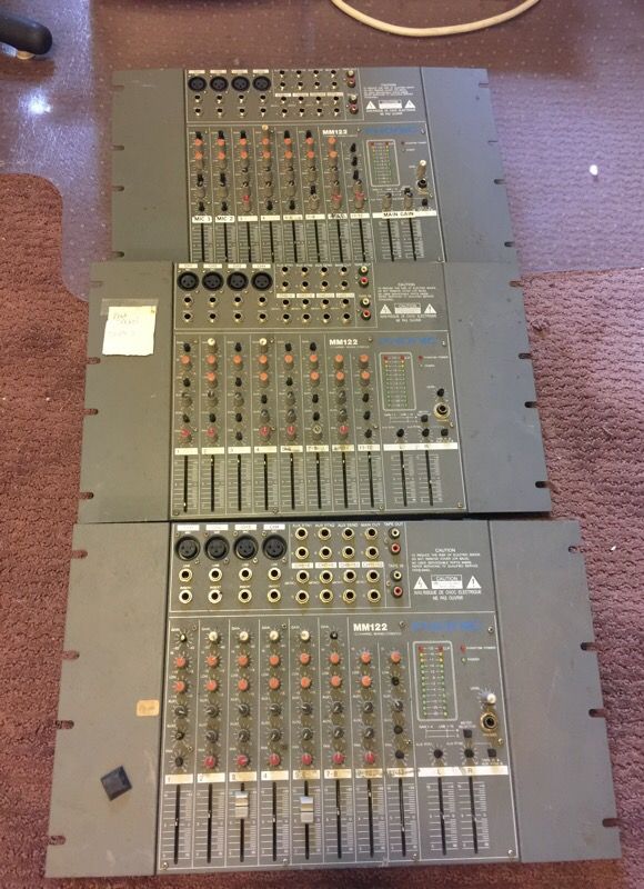Phonic 12 channel mixing console mm122