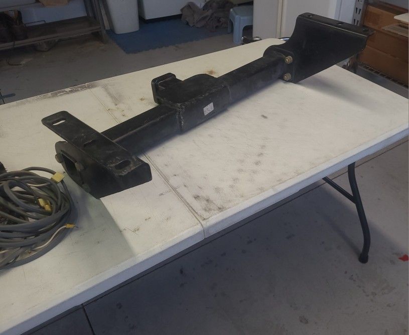 EAZ-LIFT HITCH For Small Trucks