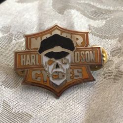 Vintage Harley Davidson pin Like New