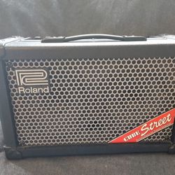 ROLAND CUBE STREET COMBO AMP