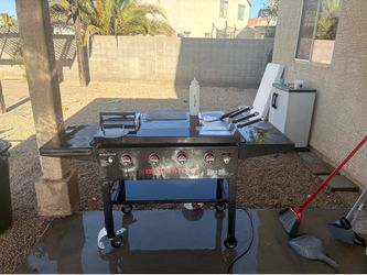 Blackstone grill and set