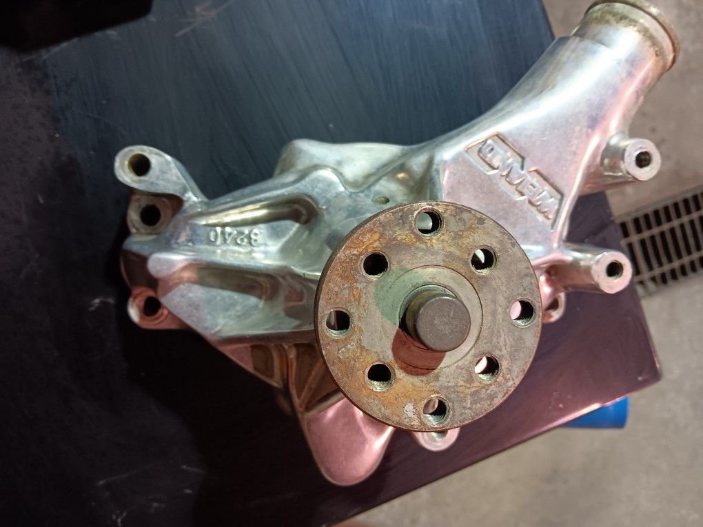 Weiand Water Pump