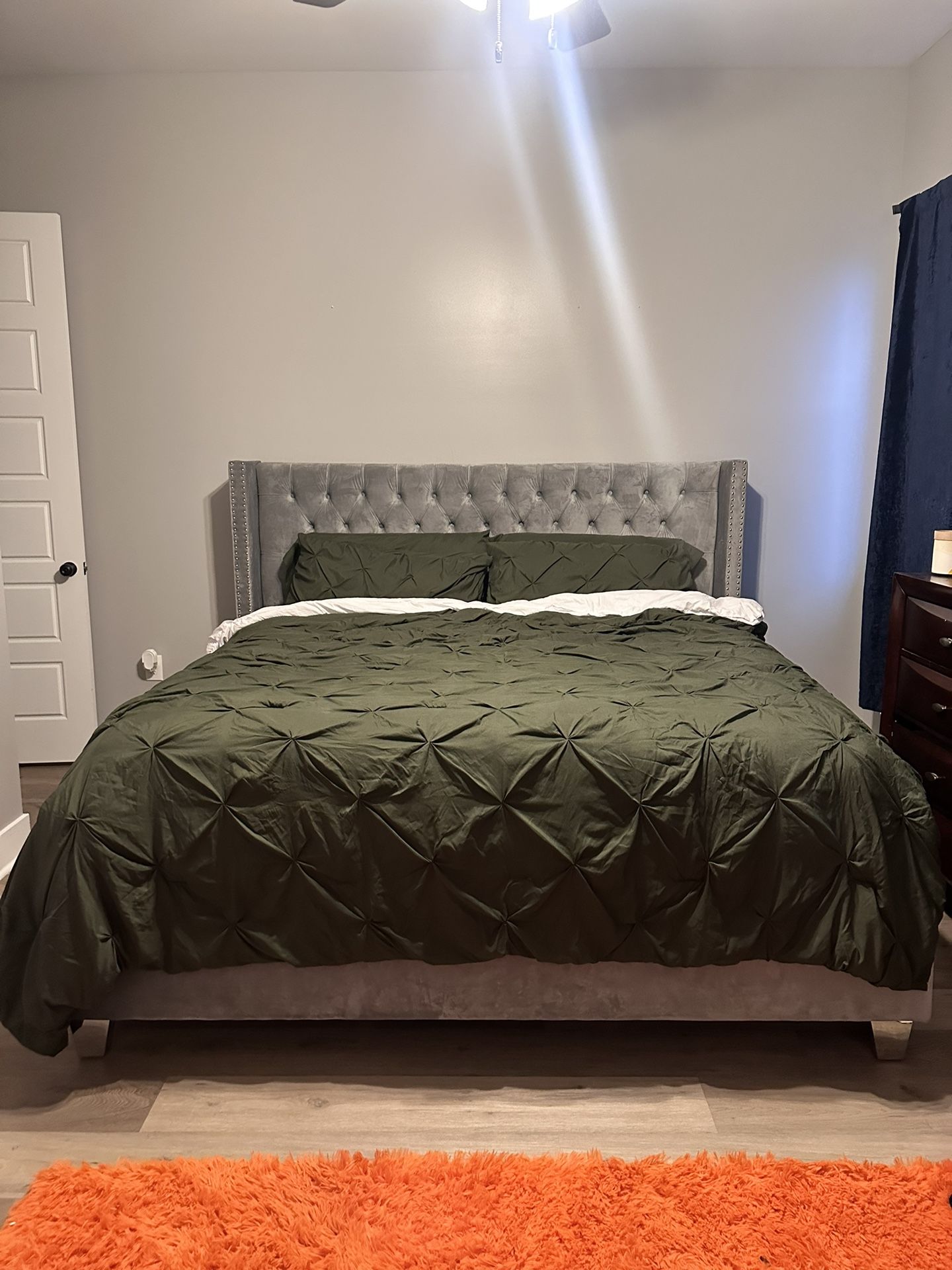 King Bed Frame/mattress