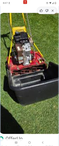 Mclane mower with bucket  runs great