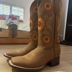 Size 7.5 Sunflower Boots 