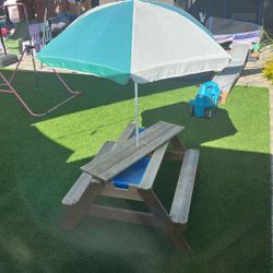 Kids Picnic Sand Table With Umbrella