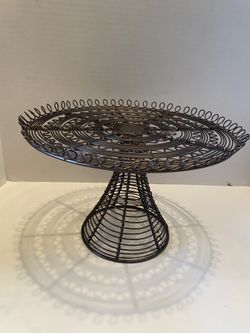 Crate and barrel metal wire pedestal cake / fruit stand. Kitchen / Dining/ Decor/ Cottage/ Farmhouse/ Country.