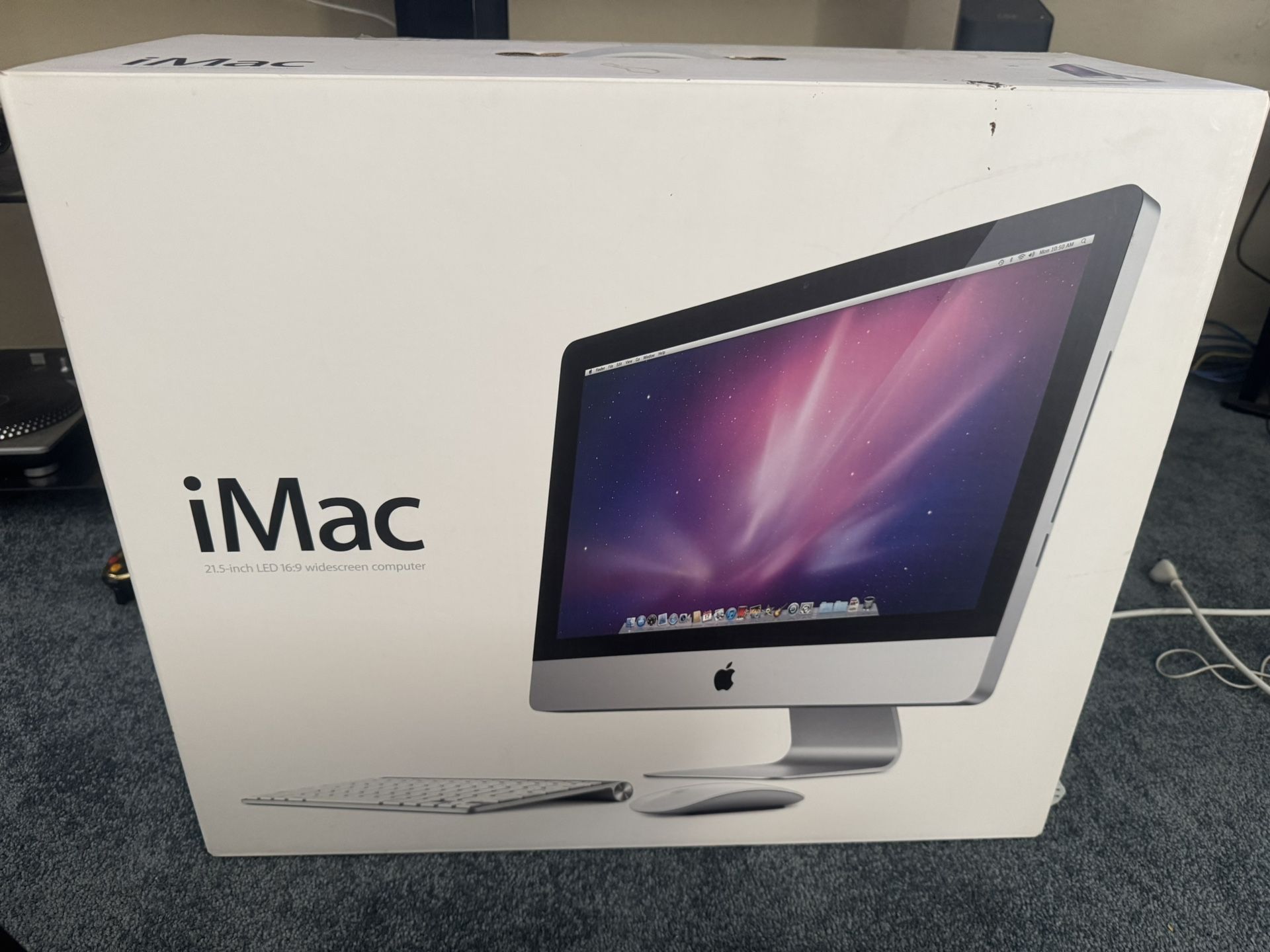 iMac 21.5” I5 500gb 16 Ram W/ Magic Keyboard & Mouse, In Original Box