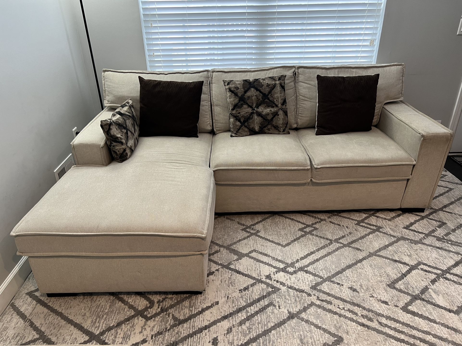 Sectional Couch/sofa