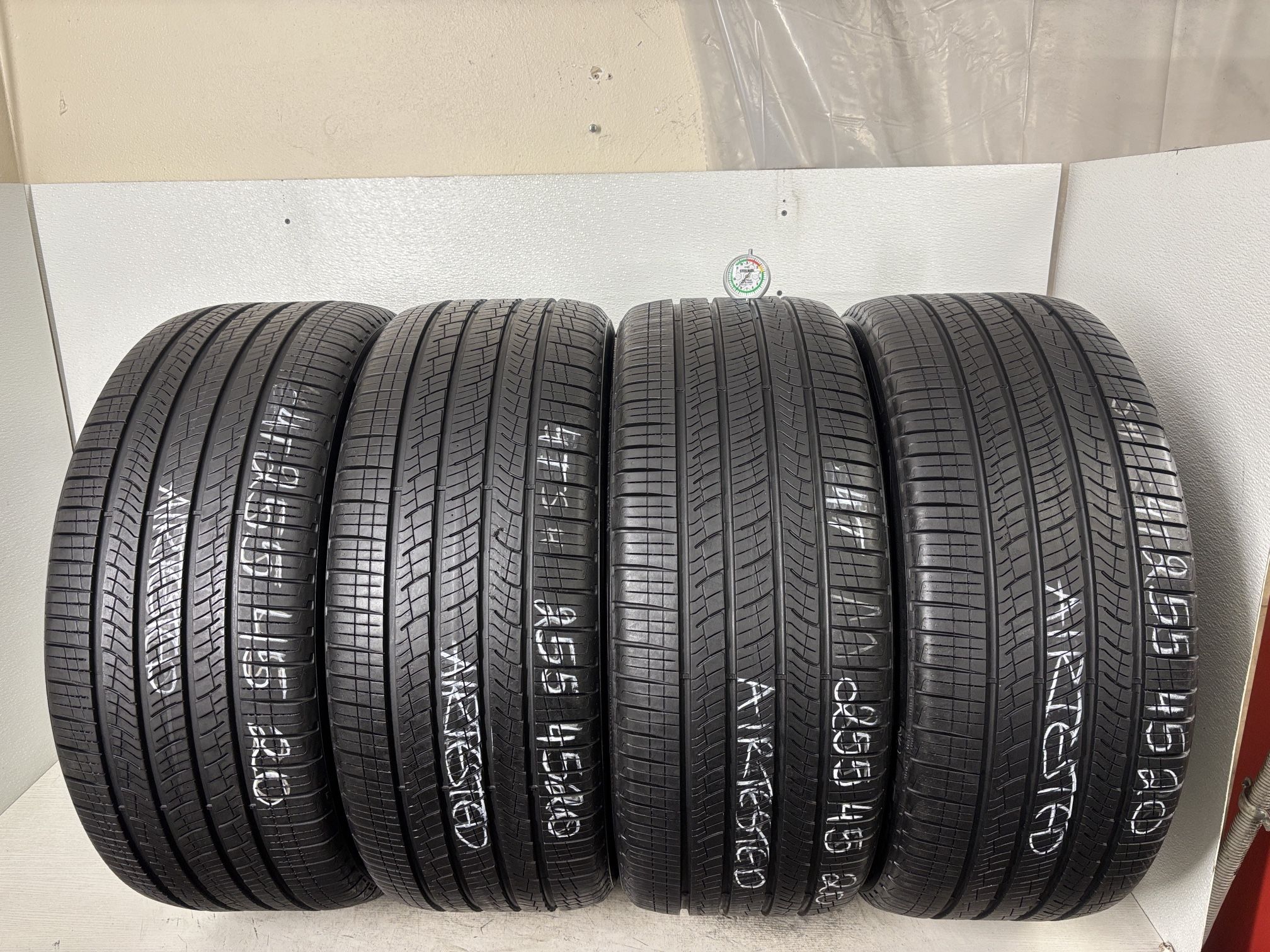 Set 4 Tires 255 45 20 Pirelli Scorpion Ms Like New No Repairs