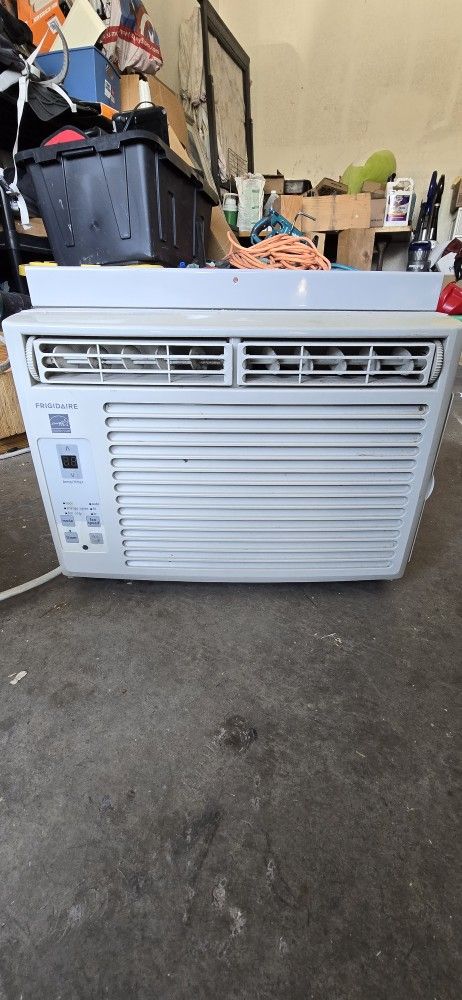 Window AC Unit