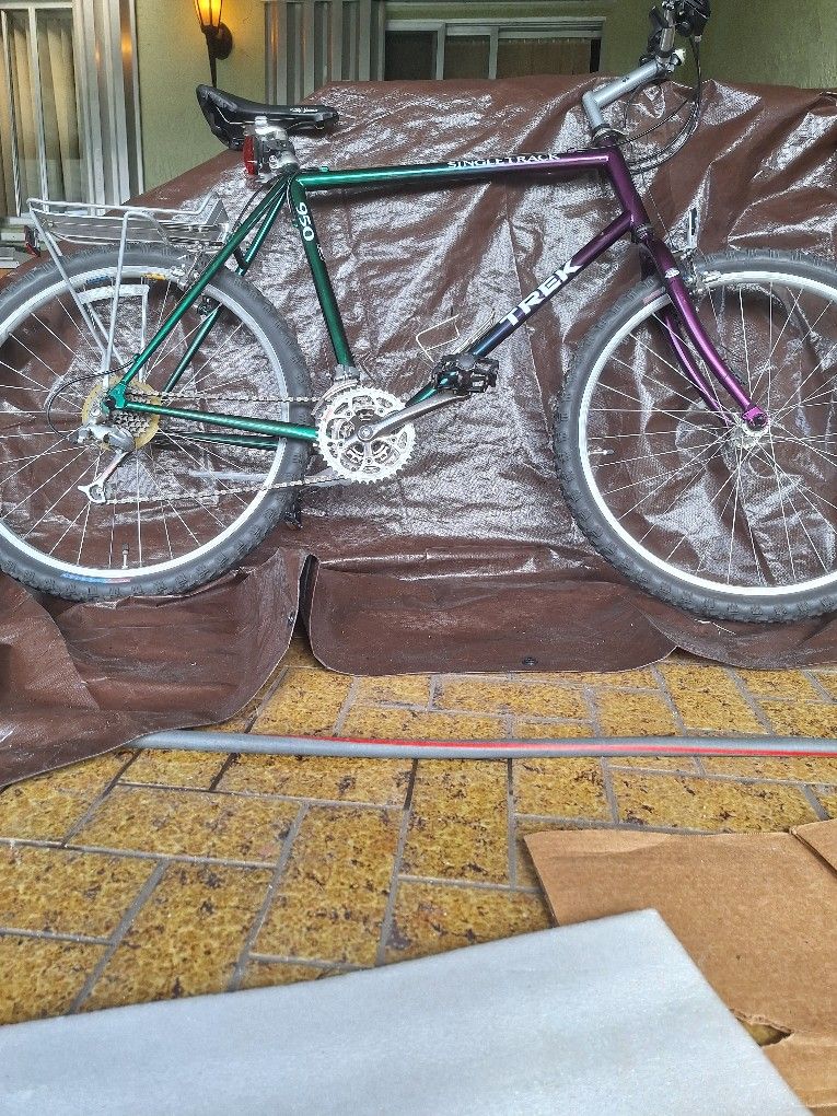 Trek Mtn Bike Beautiful Cond  Fuji Also Great Cond 175$ Each