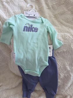 Nike sports 2 pc set