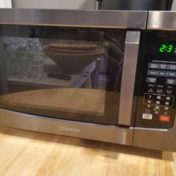 TOSHIBA EM131A5C-SS Countertop Microwave Oven