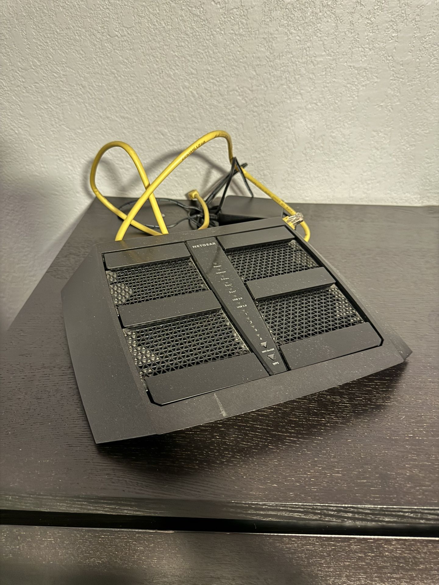 NETGEAR Nighthawk X6 Smart Wi-Fi Router (R8000)
