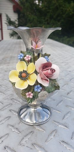 STERLING / FINE PEWTER ??? .VASE VERY NICE
