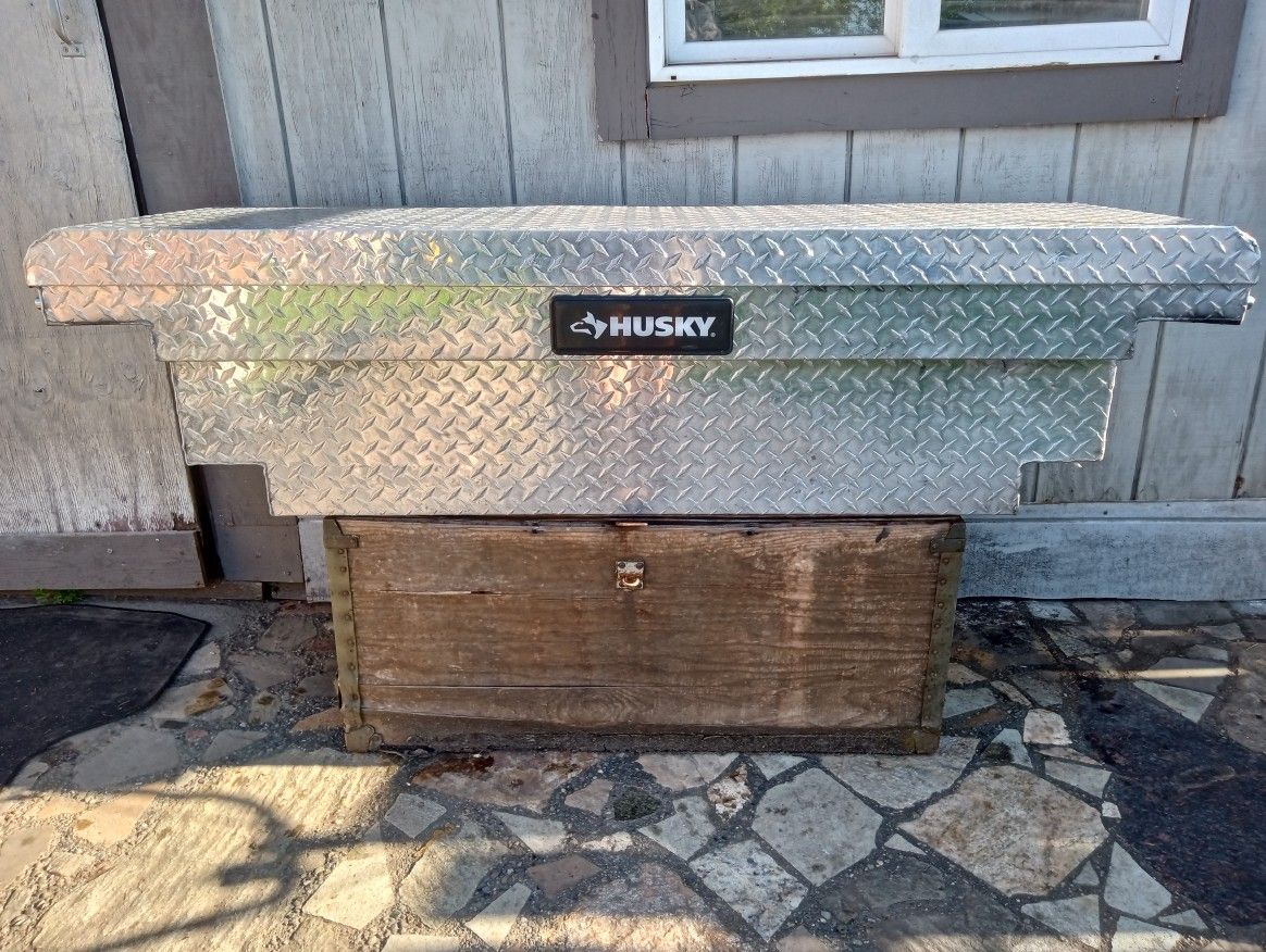 Husky 71.36" Diamond Plated Truck Toolbox #102102-9-01