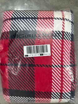 NWT VICTORIA'S SECRET SHERPA BLANKET 50 X 60 RED PEPPER PLAID