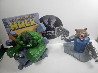 Lootcrate Rocket Raccoon and Incredible hulk standees