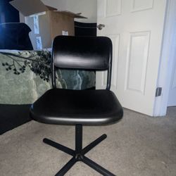 SMALLEN IKEA CHAIR