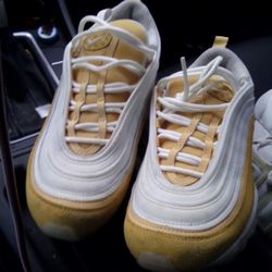 : Summit White/Yellow Ochre/Topaz Gold/Summit White
