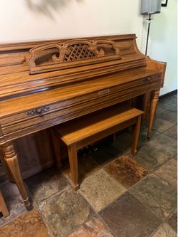 Upright piano