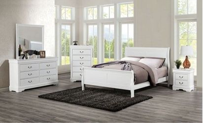 4 Piece Queen Bedroom set (Queen bed, Nightstand, Dresser & Mirror) ($550.00)