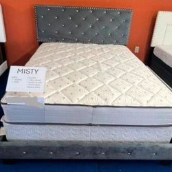 Queen Size Bed Frame New Gray Bed Frame // Cama Nueva Gris Velvet Upholstery 