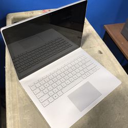 $300 - Microsoft Surface Book 2 - JHT-00001 - 13.5”