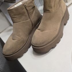 Size 8 Boots $10