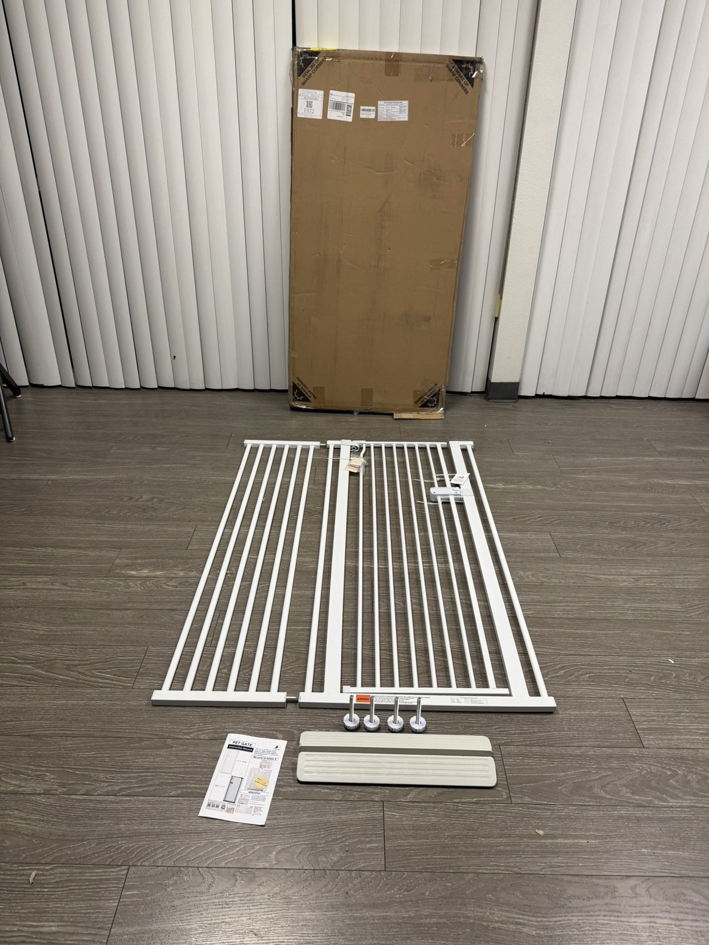 50+ Gates In Stock / New / 55” Extra Tall Safety Gate For Cats Dogs ( 26 -30” Or 38-41” Wide)