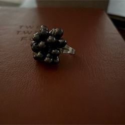 Pearl pearl cluster ring