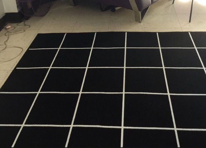 GRID 🌐🔳🔲 PATTERN REVERSIBLE Area Rug ///Also Offered Matching COMFORTER