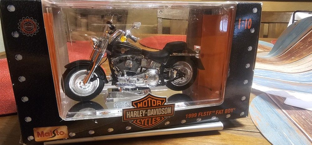 **1999 Harley-Davidson FLSTF Die-Cast Fat Boy Collector Edition **