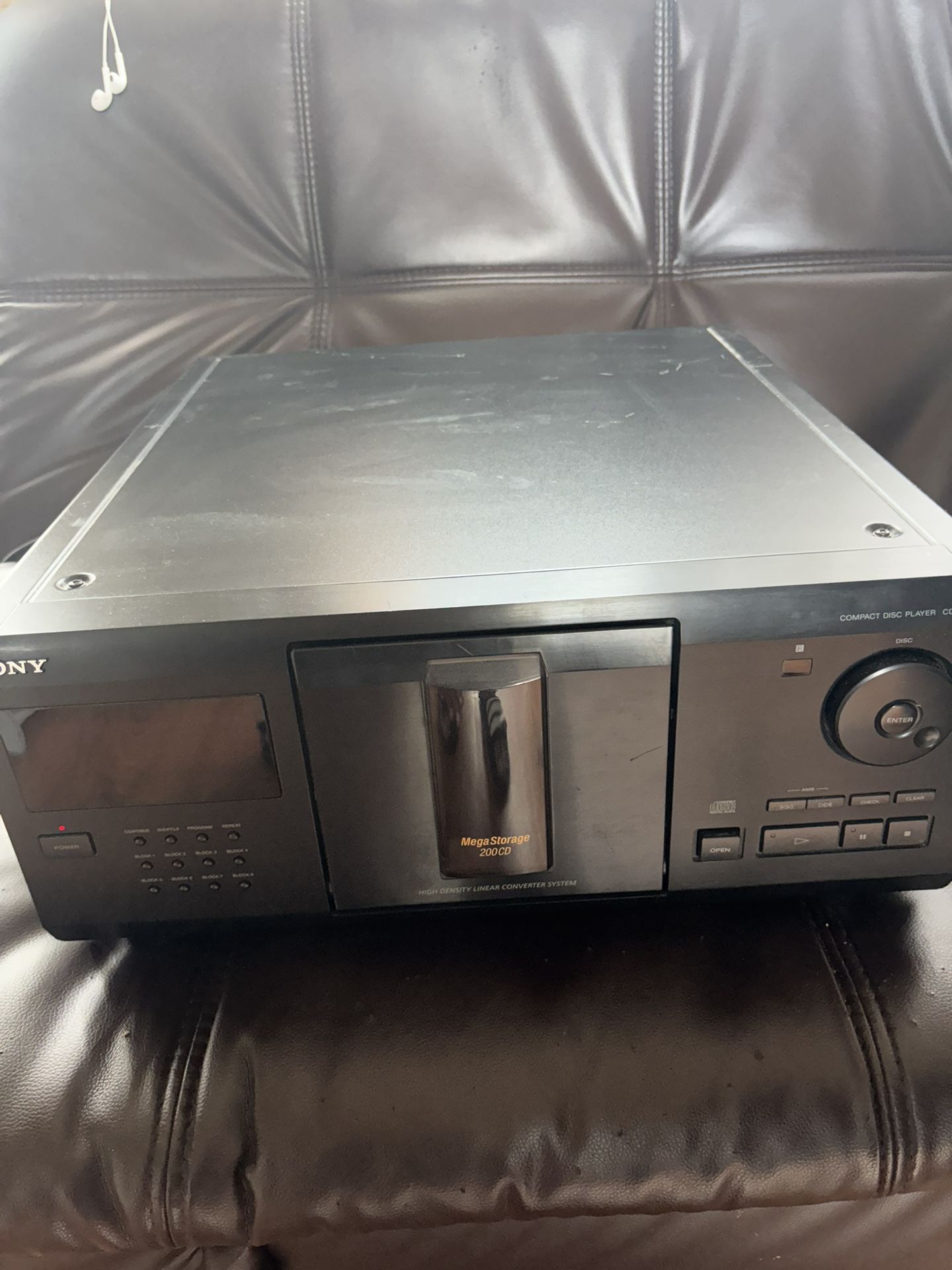 Sony CDP-CX210 Mega Storage 200 Disk CD Player Changer