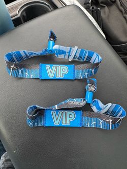 2 VIP Headtrip Weekend Wristbands