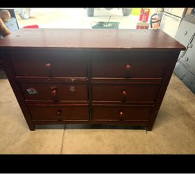 Dresser