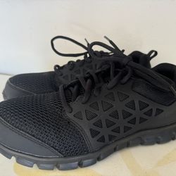 Reebok toe work shoe 