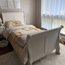 Bed With Mattress 