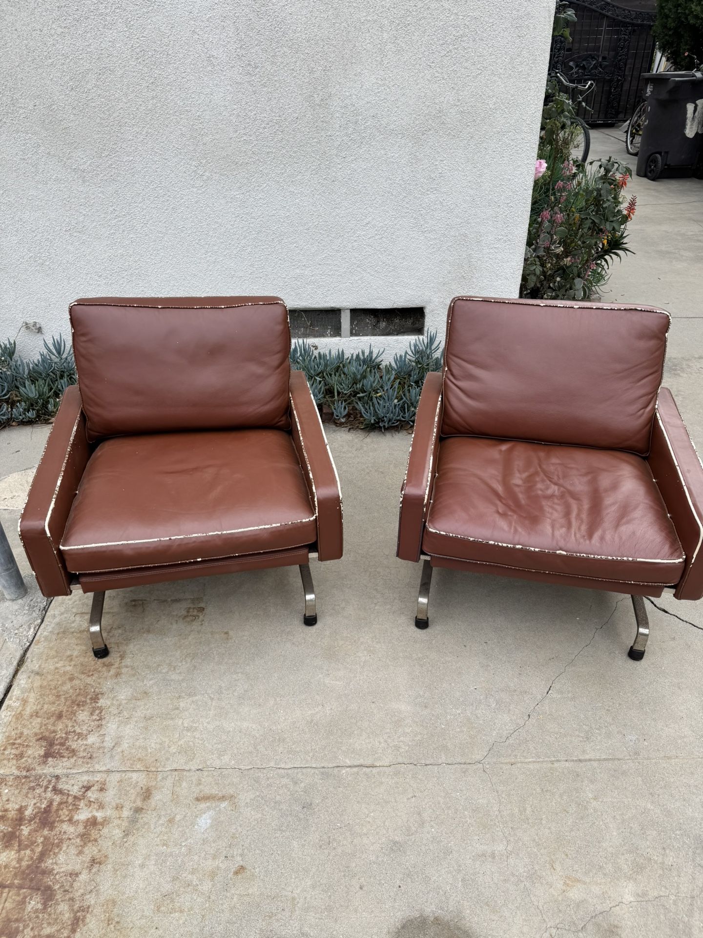 Poul Kjaerholm Imitation Chairs
